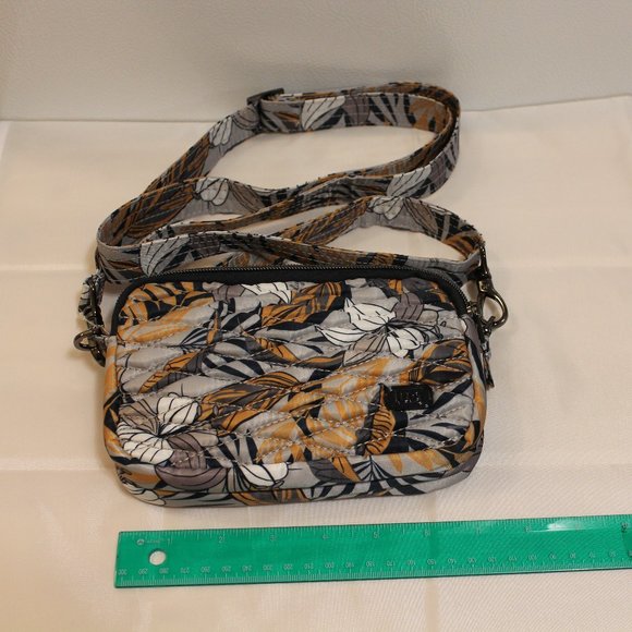 Lug bundle: Coupe Convertible Crossbody / Belt bag and Heart Coin Purse EUC - Picture 6 of 13